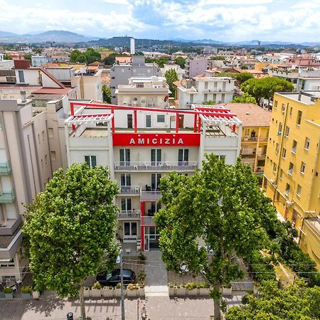 Hotel Amicizia Rimini Kültér fotó