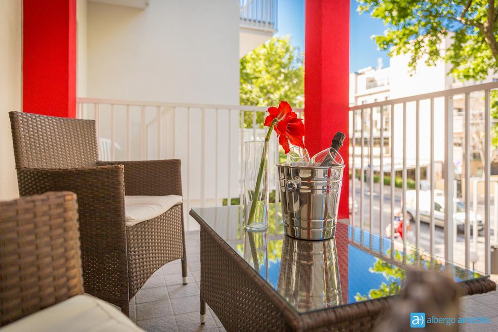 Hotel Amicizia Rimini Kültér fotó