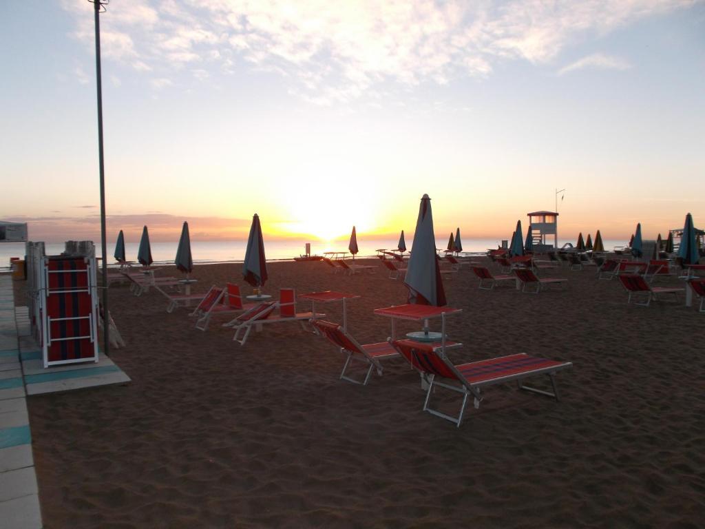 Hotel Amicizia Rimini Kültér fotó