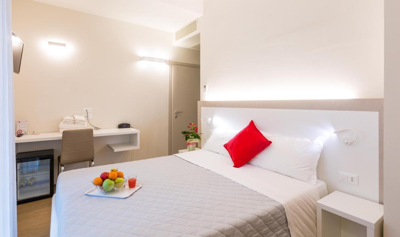 Hotel Amicizia Rimini Kültér fotó
